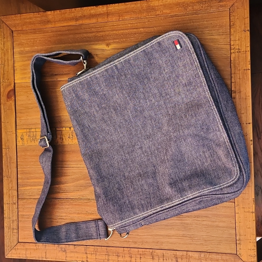 Tommy Hilfiger Crossbody Bag